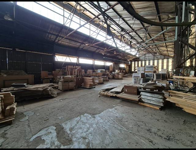 2,434M² WAREHOUSE TO LET IN WADEVILLE